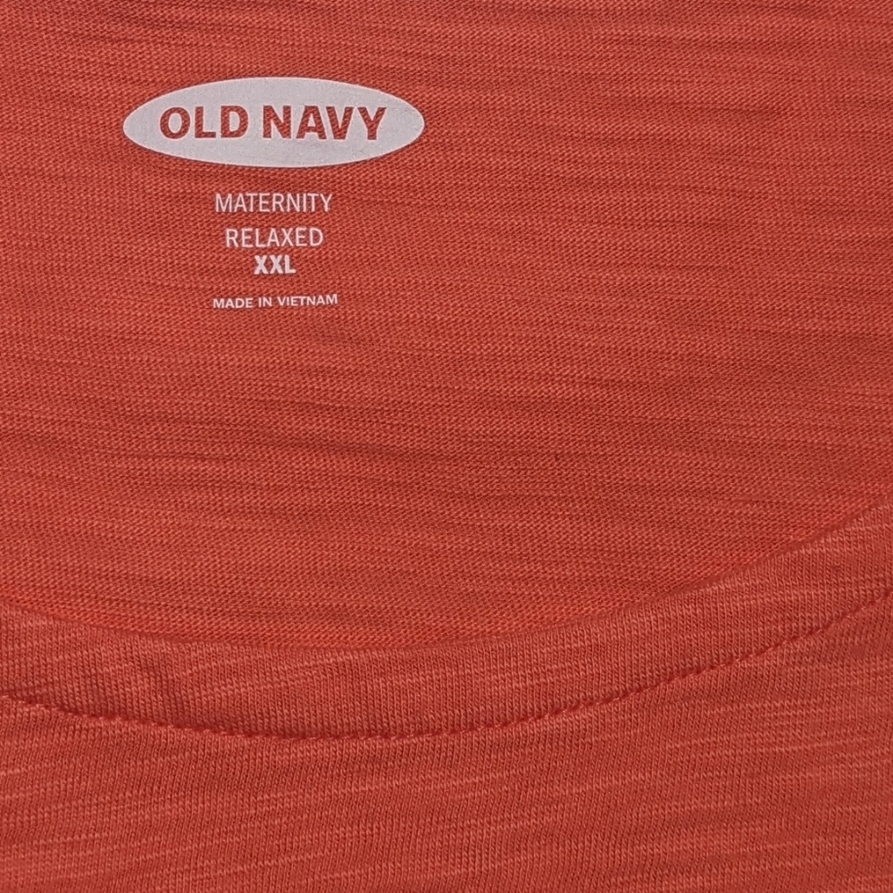 Old Navy Relaxed Fit Maternity Top / Old Navy Tee - Picture 6 of 10